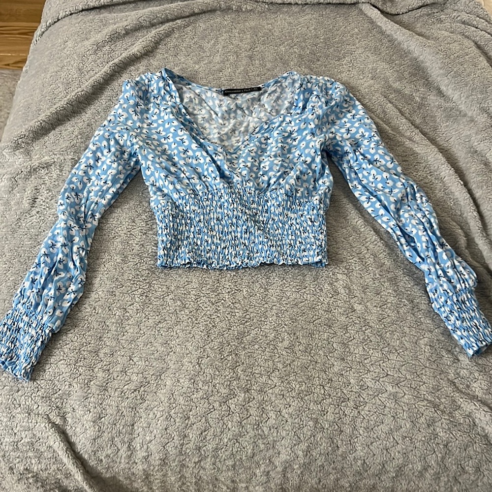 Abercrombie top size xsmall floral design